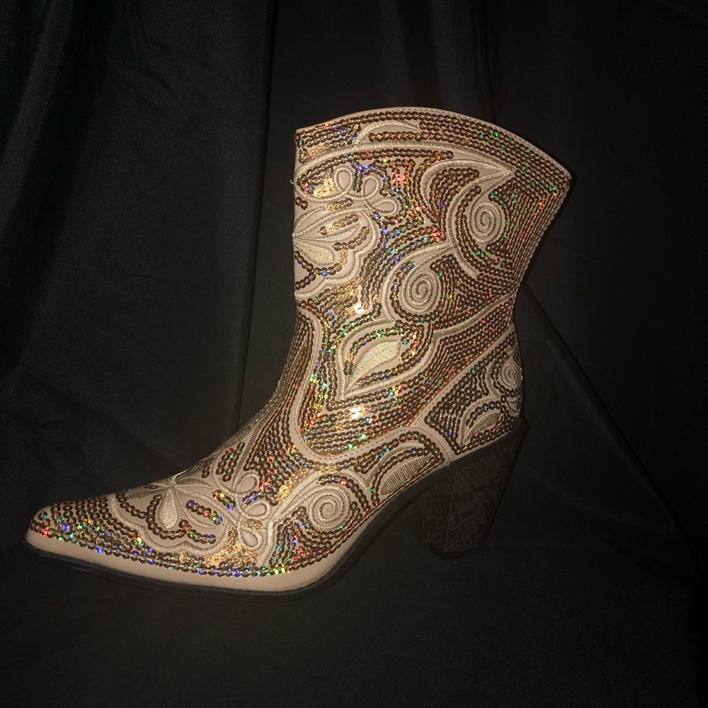 GOLD Helen’s Heart Cowgirl Bootie